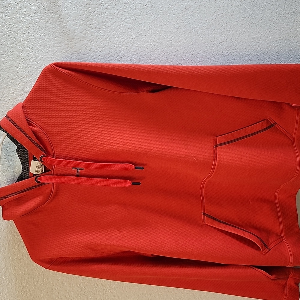 Under Armour sweatshirt